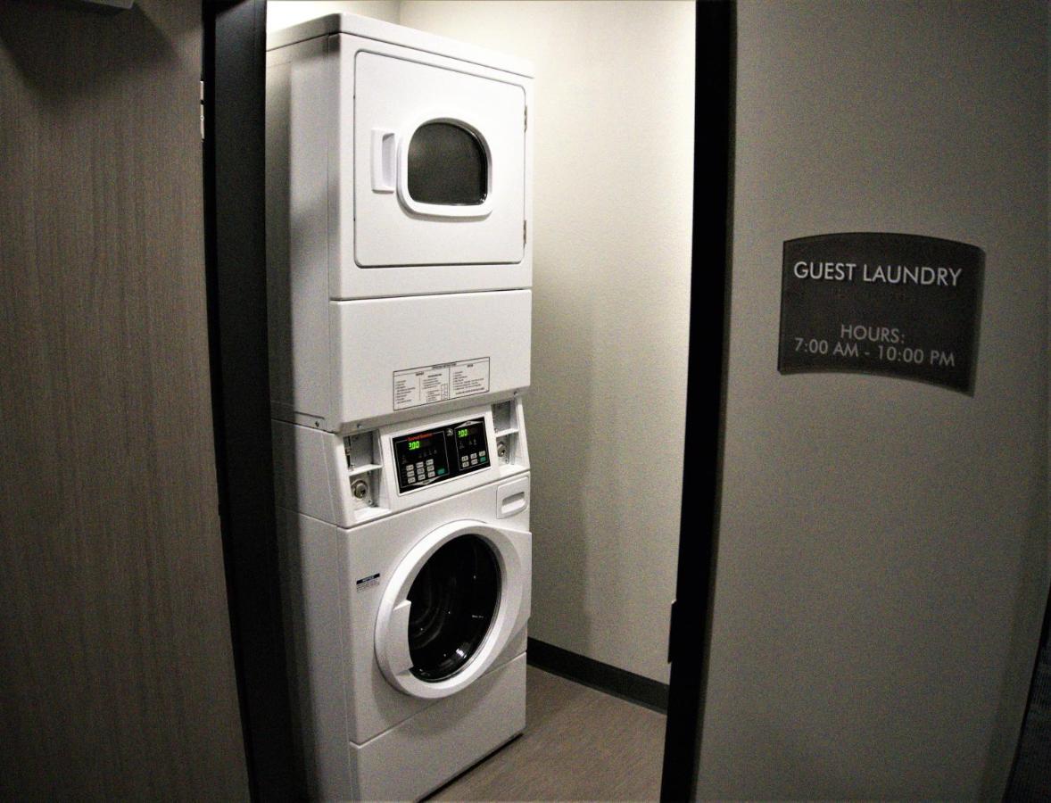 Brookstone Inn & Suites Fort Dodge Luaran gambar