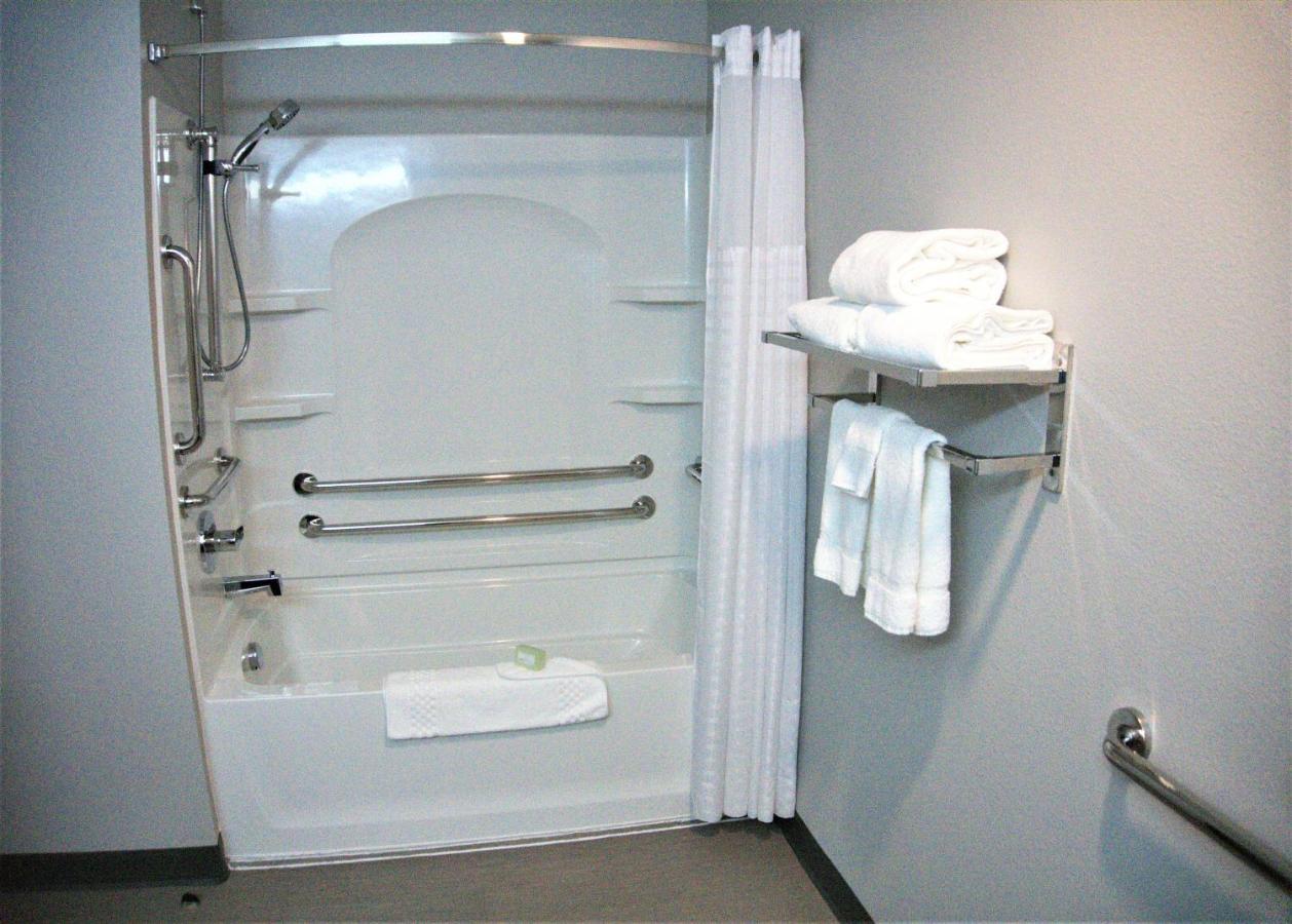 Brookstone Inn & Suites Fort Dodge Luaran gambar