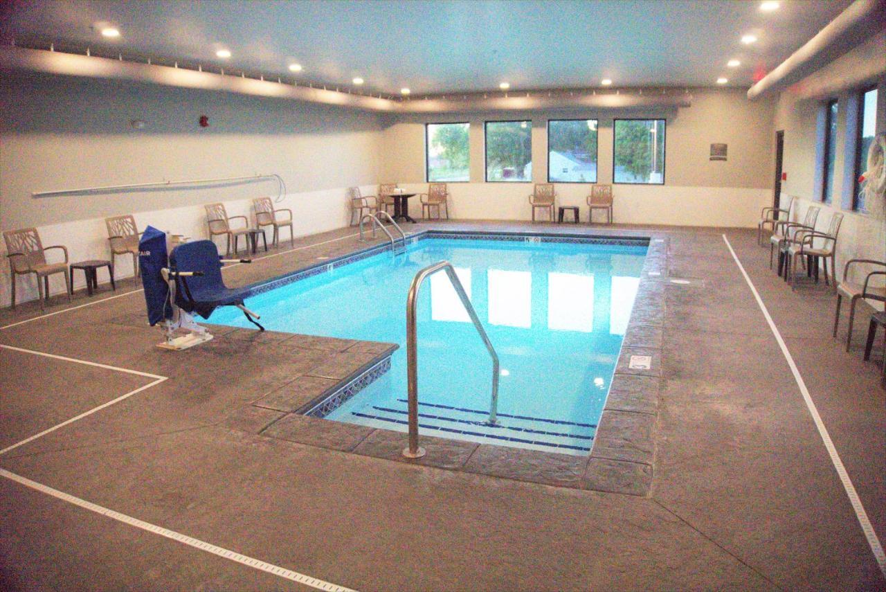 Brookstone Inn & Suites Fort Dodge Luaran gambar