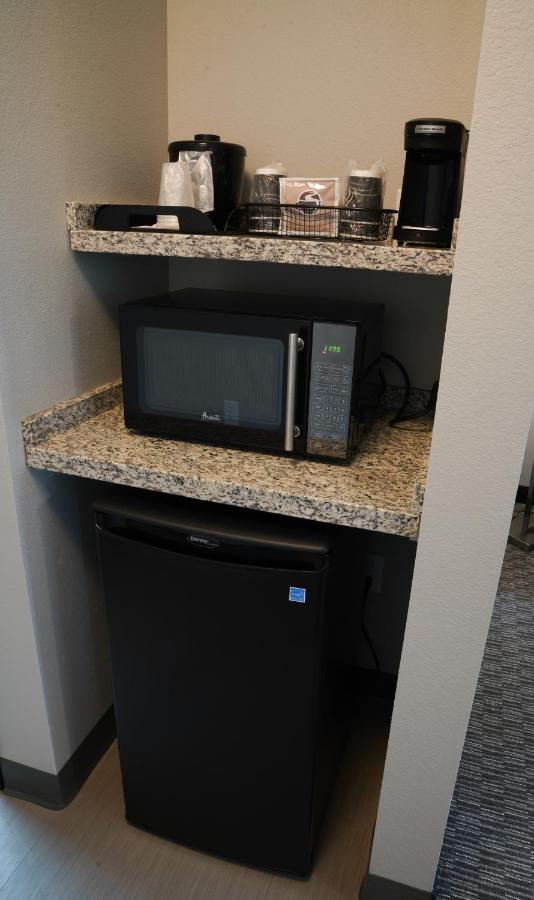 Brookstone Inn & Suites Fort Dodge Luaran gambar